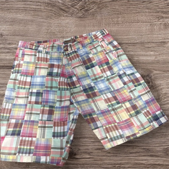 Vintage men’s Vibrant Red and Pink Flat Front Shorts for Summer - Picture 2 of 4